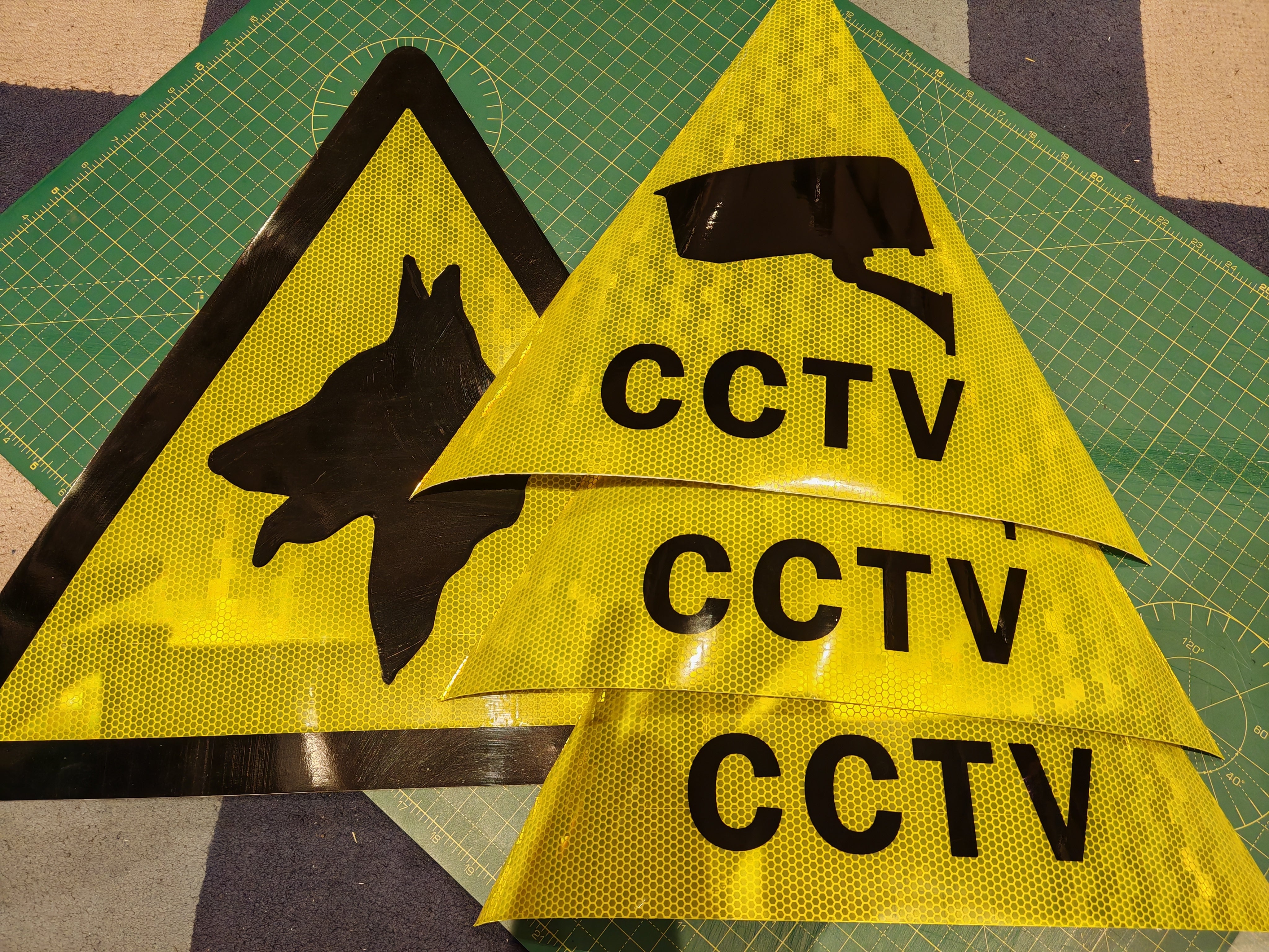 (custom) 3 Magnetic Signs